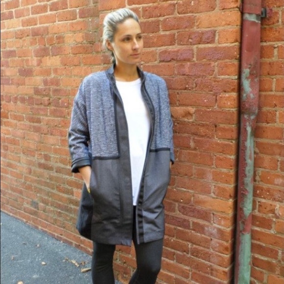 ⭐️HP⭐️ LuluLemon Cocoon Car Coat- size small!! - Picture 3 of 10